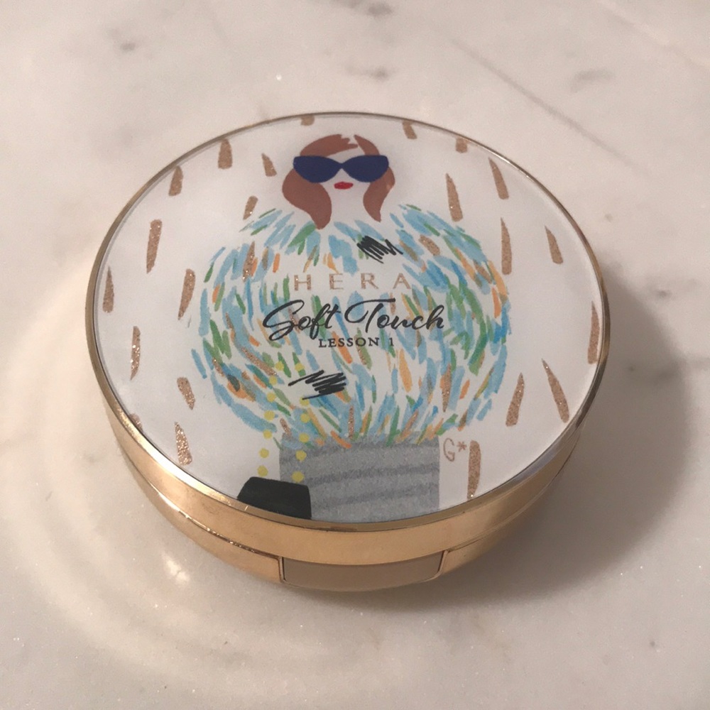Hera UV Mist Cushion Ultra Moisture No. 23